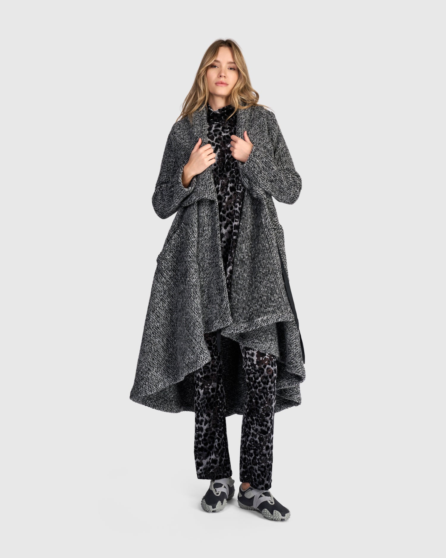 alembika-misty-wrap-wickeljacke-grau-melange image 6