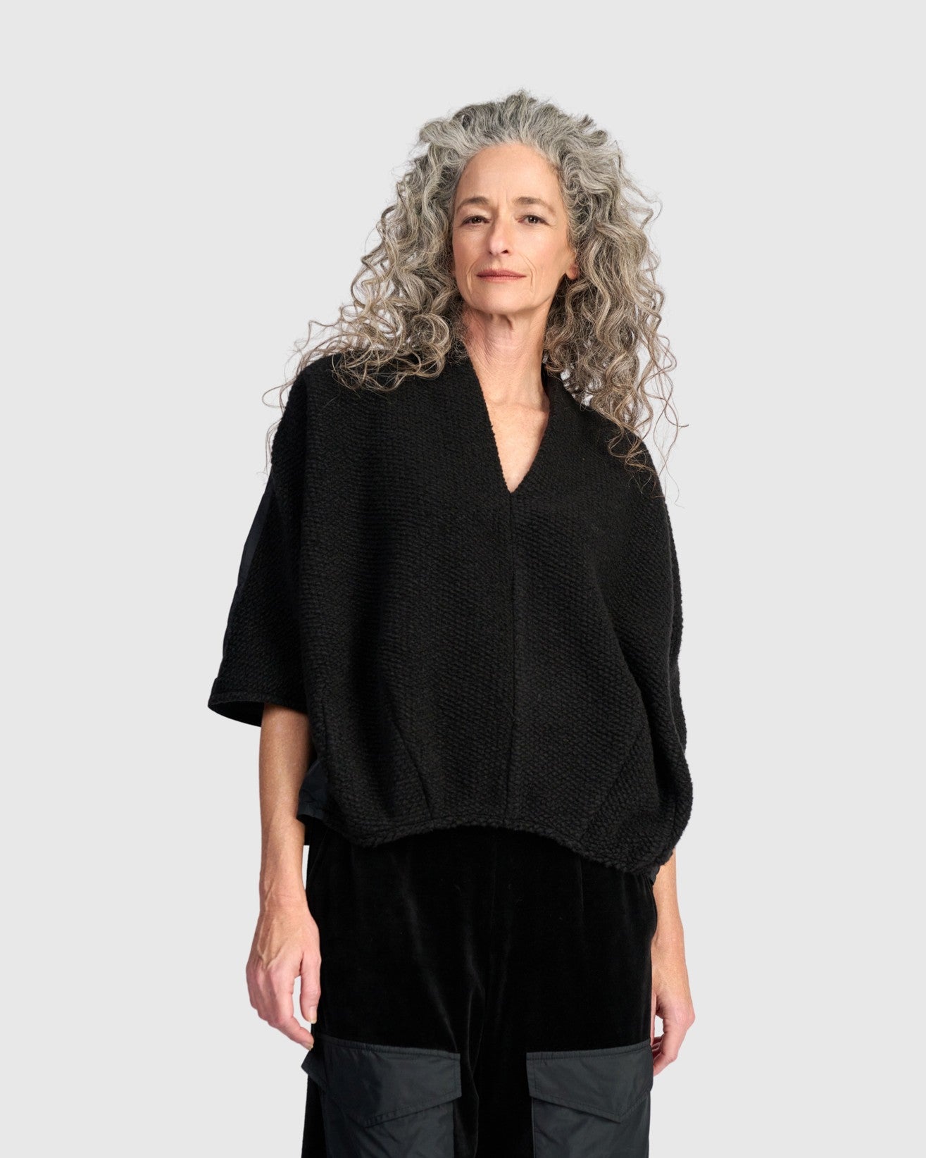 alembika-urban-knit-vav-top-black-oversize-oberteil image 2