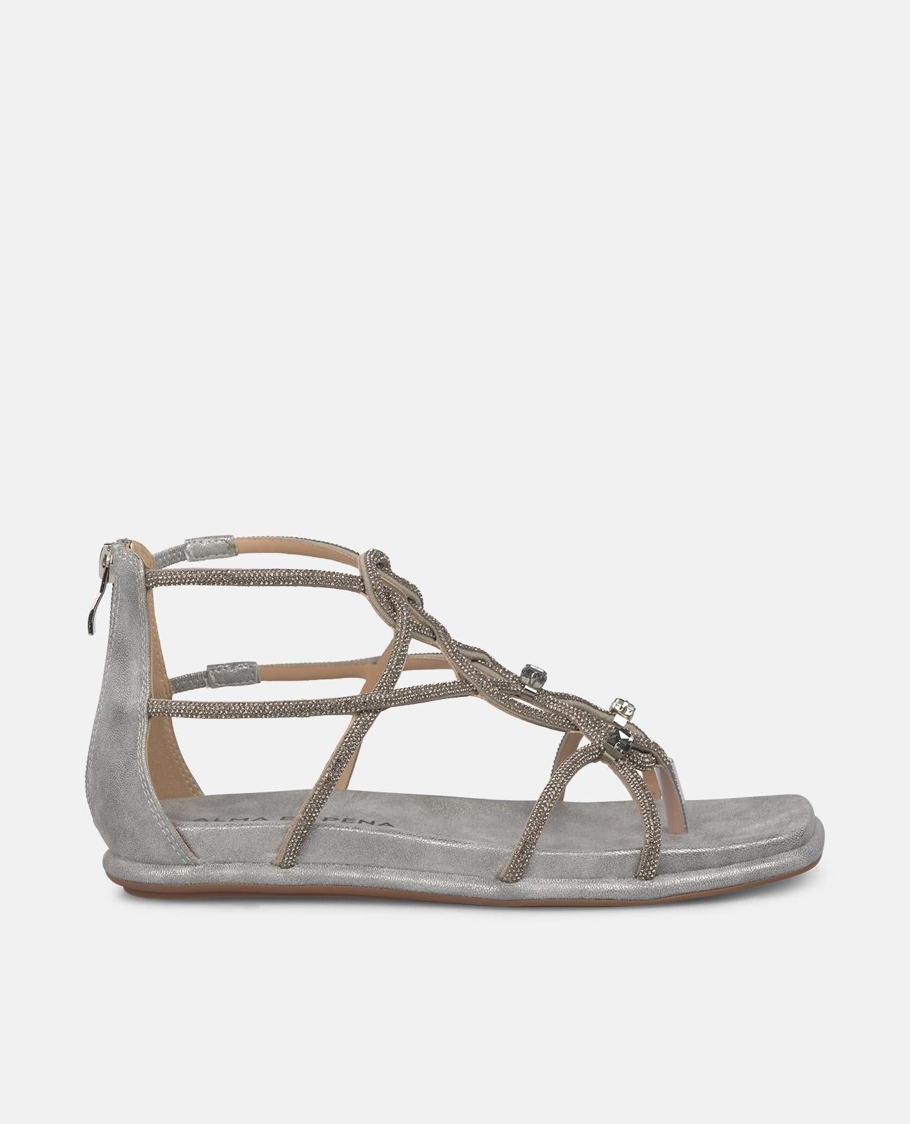 alma-en-pena-closed-heel-sandals-flache-sandale-metallic-riemen-silber image 1