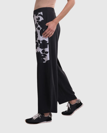 alembika-tekbika-floral-flow-pants-black-tech-hose-mit-taschen image 3