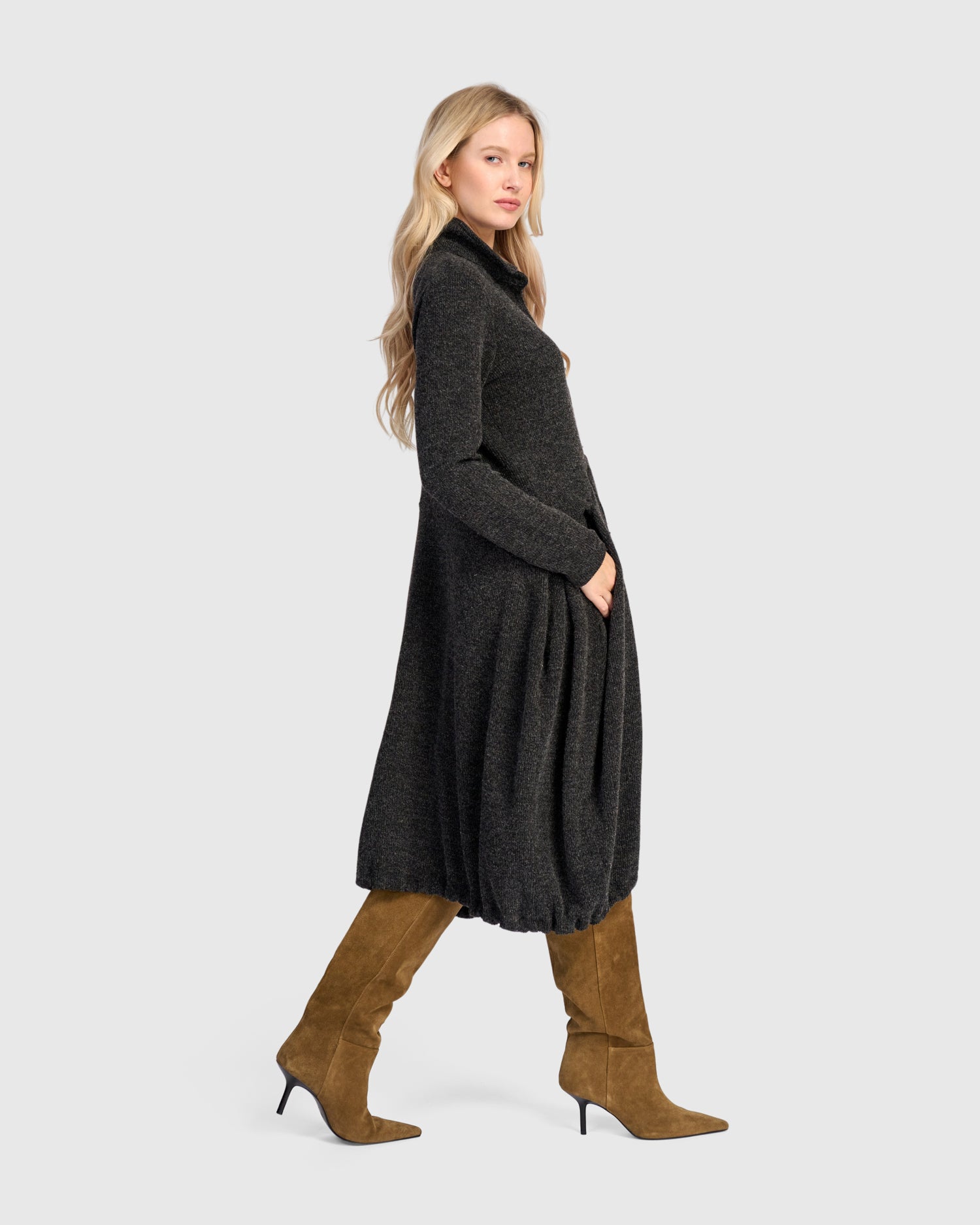 alembika-urban-marl-knit-draped-pockets-kleid-shadow image 4