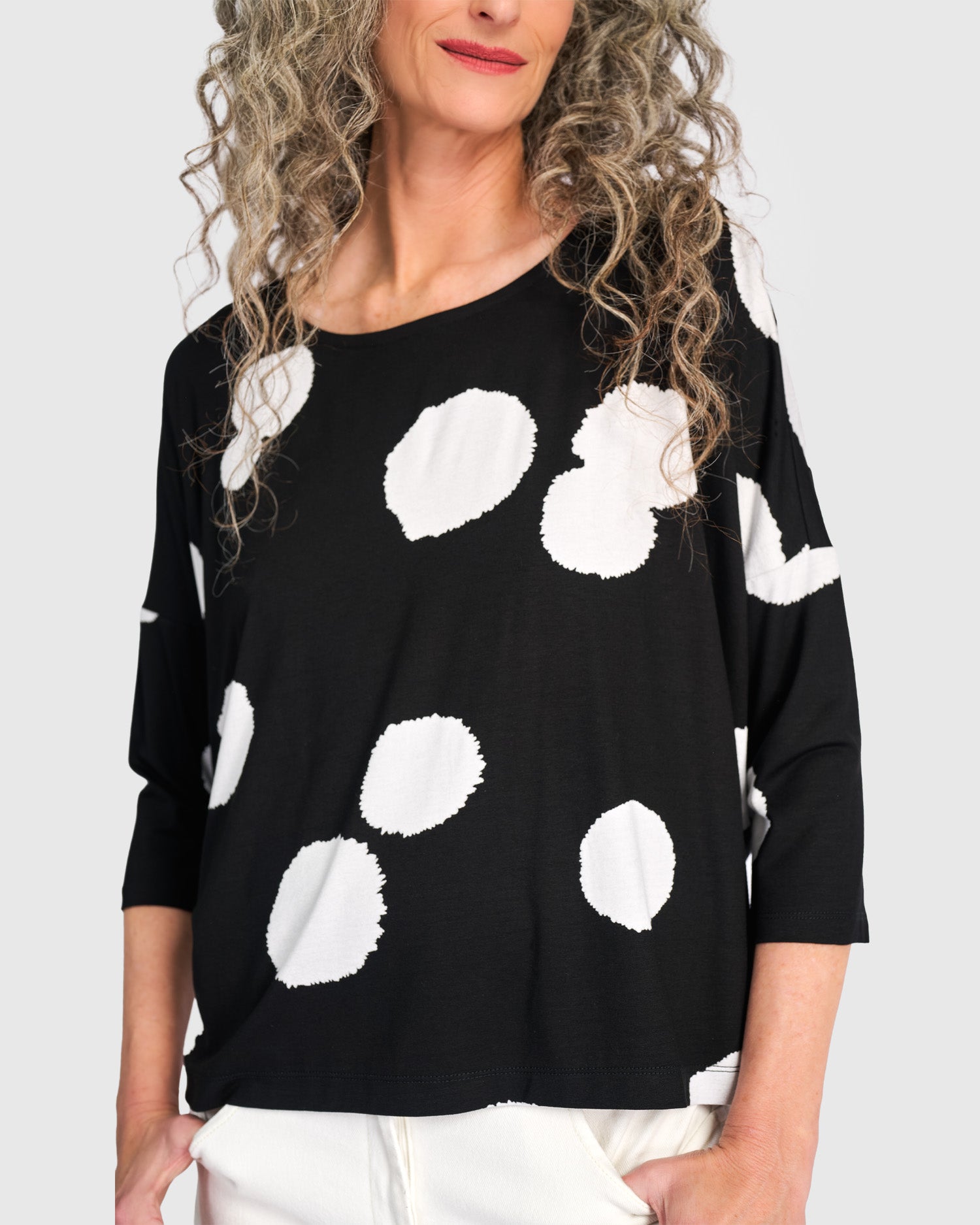 alembika-full-moon-boxy-tee-shirt-black-white image 2