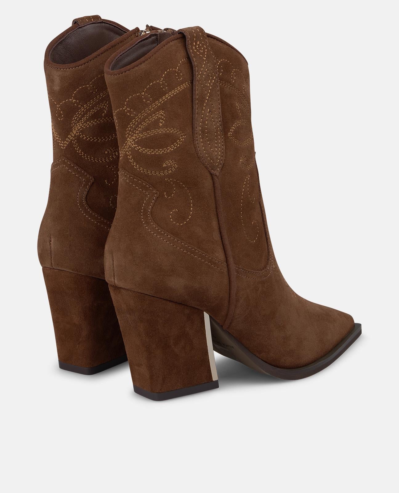 alma-en-pena-suede-cowboy-boots-camel-damen-stiefeletten-mit-stickerei-und-8-cm- image 3