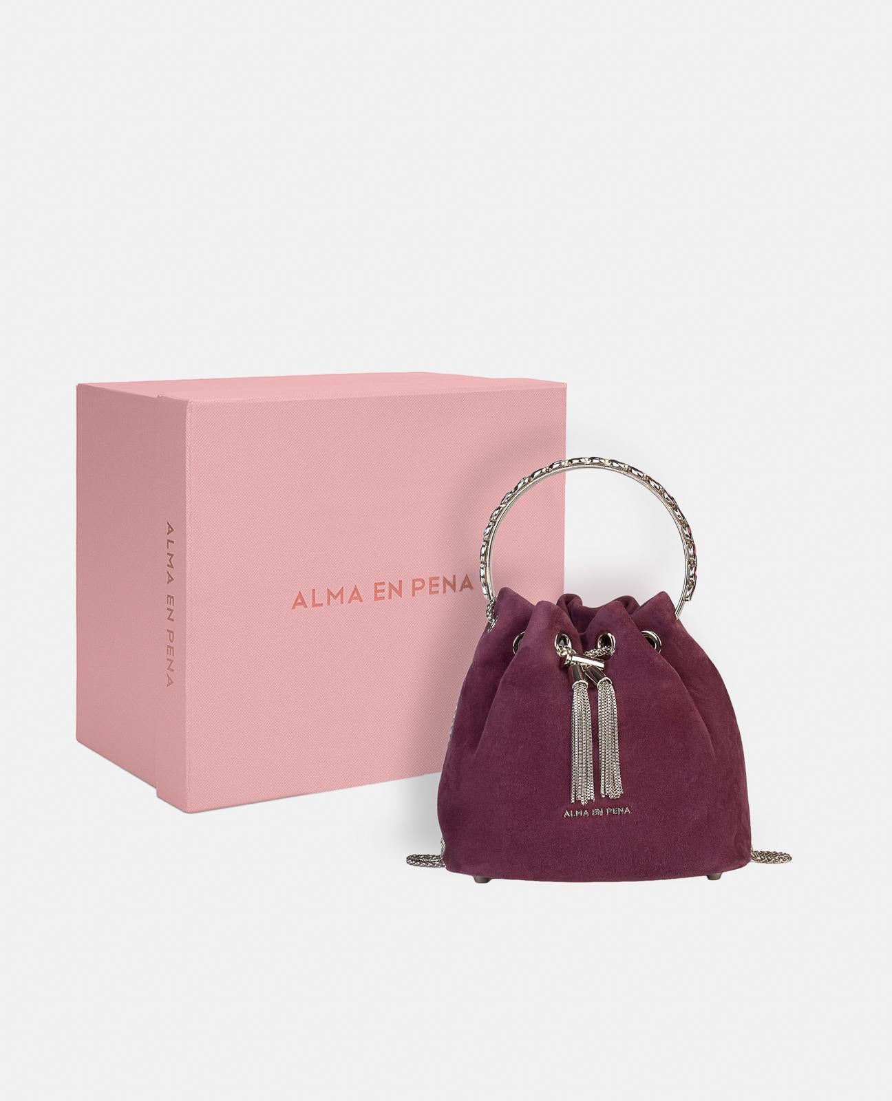 alma-en-pena-bowler-bag-mit-anh-nger-detail-bordeaux image 5