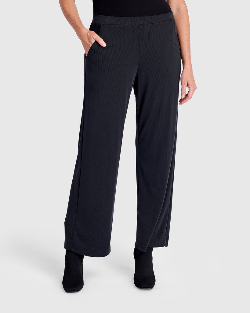 alembika-essential-cupro-relaxed-pants-gerade-geschnittene-hose-schwarz image 1