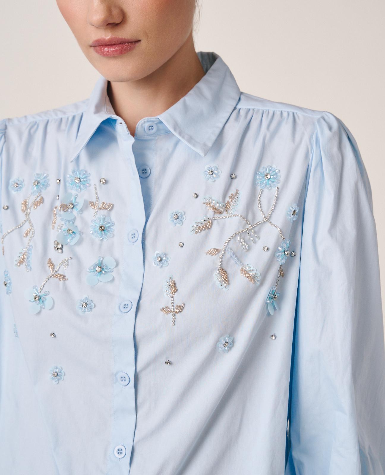 alma-en-pena-popeline-bluse-mit-strass-blumen-blau image 3