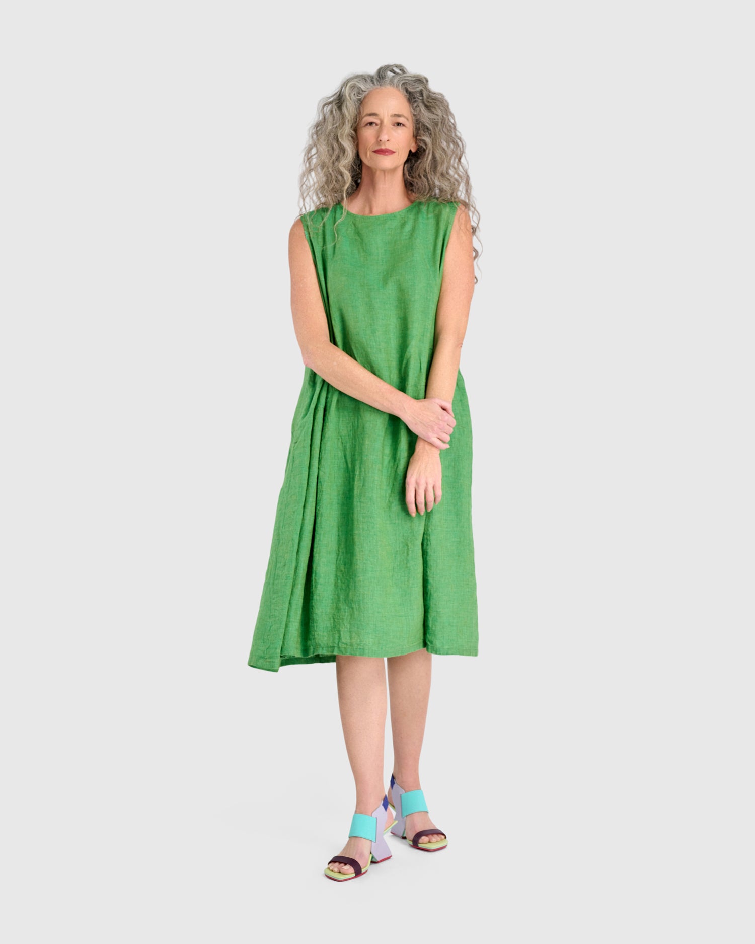 alembika-linen-swing-dress-mojito-leinen-midikleid image 3