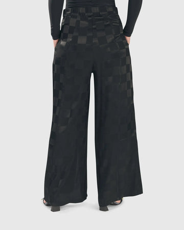 alembika-luxe-satin-hose-check-karo-mit-schlitz image 7