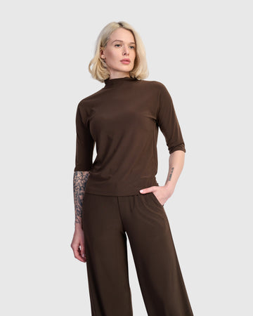 alembika-essential-slinky-mockneck-tee-sepia-damen image 2