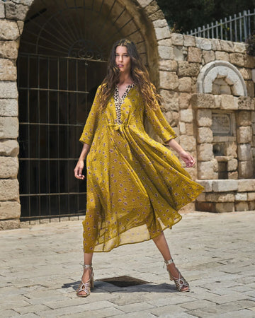 alembika-amelie-v-neck-caftan-meadow-damen-maxikleid image 8