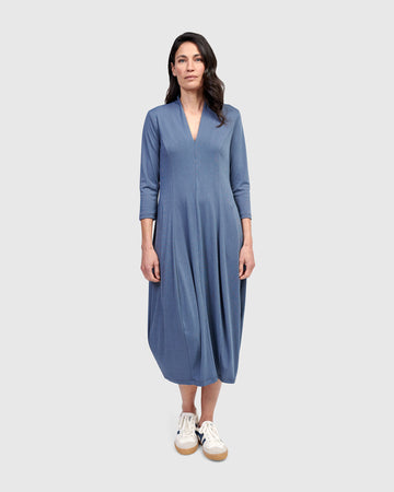 alembika-essential-cocoon-kleid-blue-mist image 3