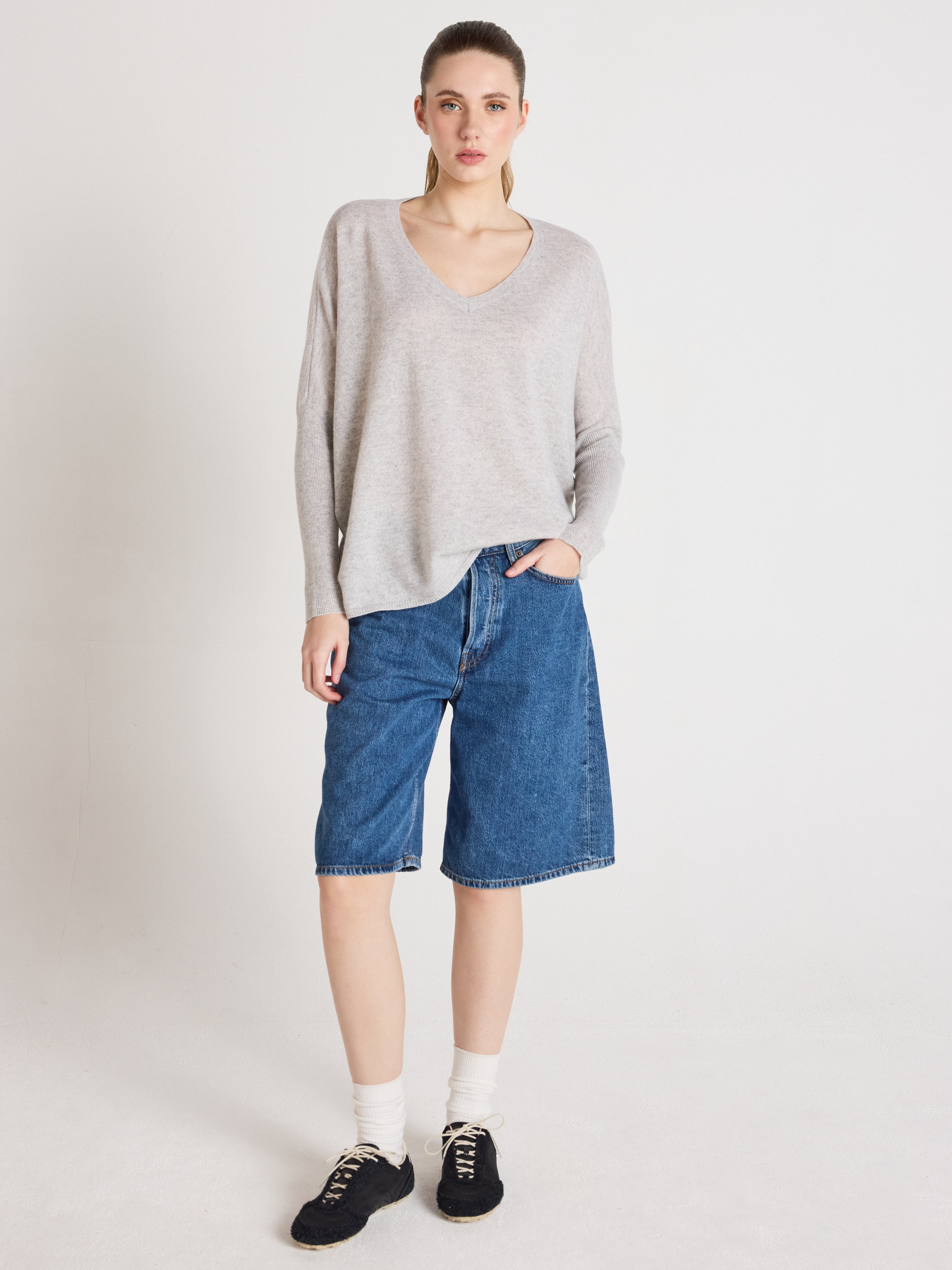 absolut-camille-kaschmir-poncho-pullover-v-ausschnitt-hellgrau image 2