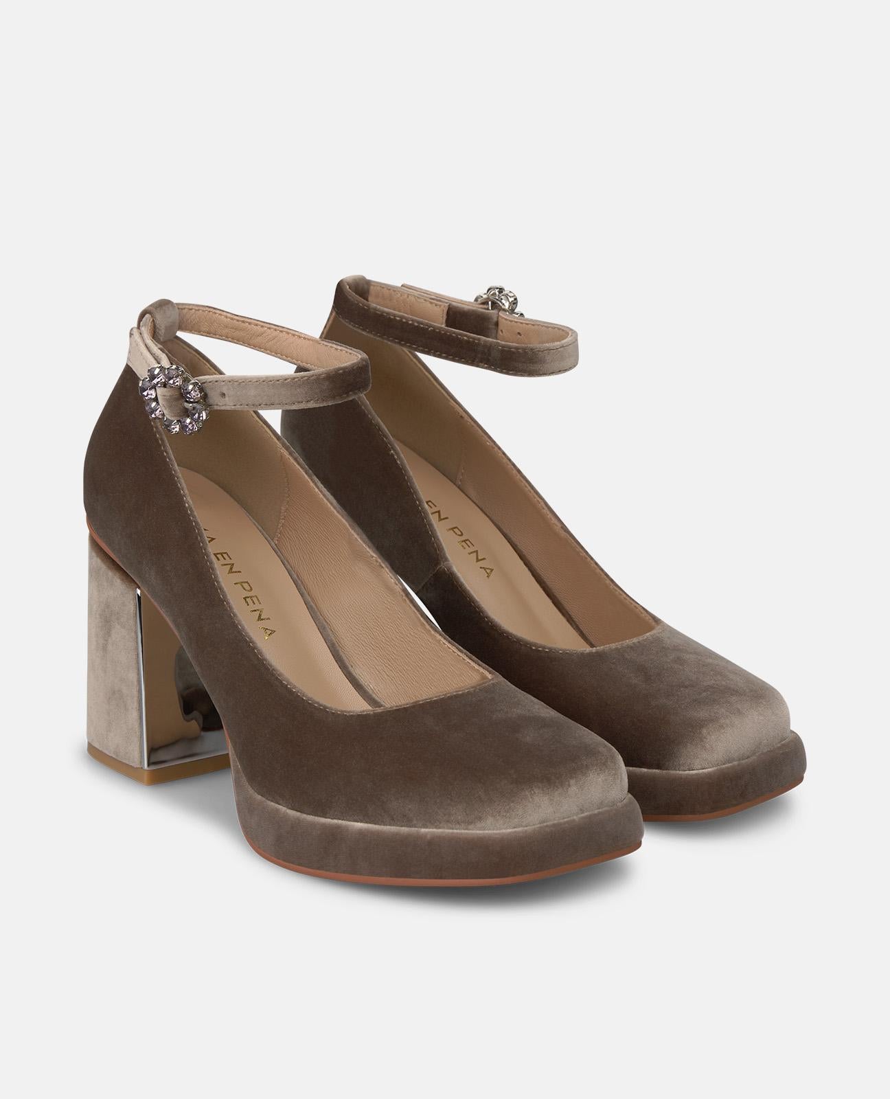 alma-en-pena-pumps-mink-samt-mit-kn-chelriemen-8-5-cm-blockabsatz image 2