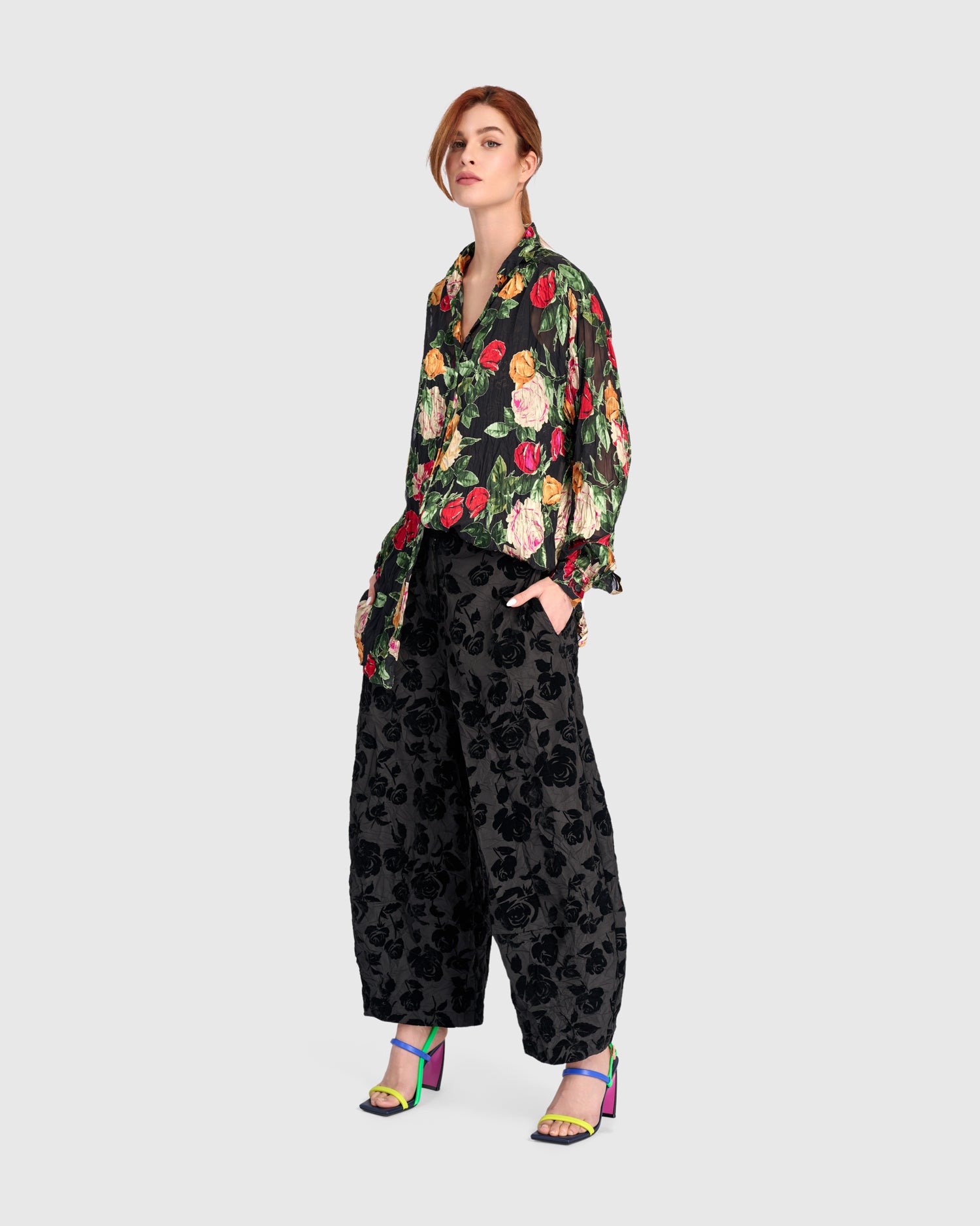 alembika-attar-lantern-pants-black-rose-ballon-hose-cropped image 6