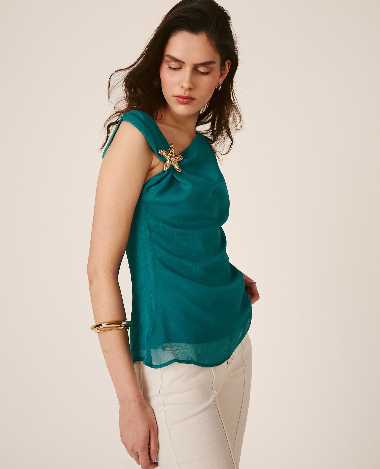 alma-en-pena-asymmetrisches-top-mit-seestern-spange-blau image 5