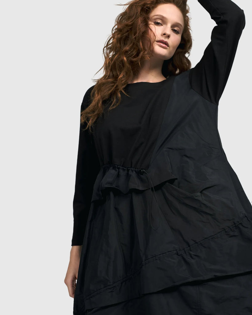 alembika-urban-alpha-cargo-dress-schwarz-midi-cocoon image 1