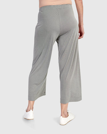 alembika-essential-lounge-hose-saladin-cropped image 5