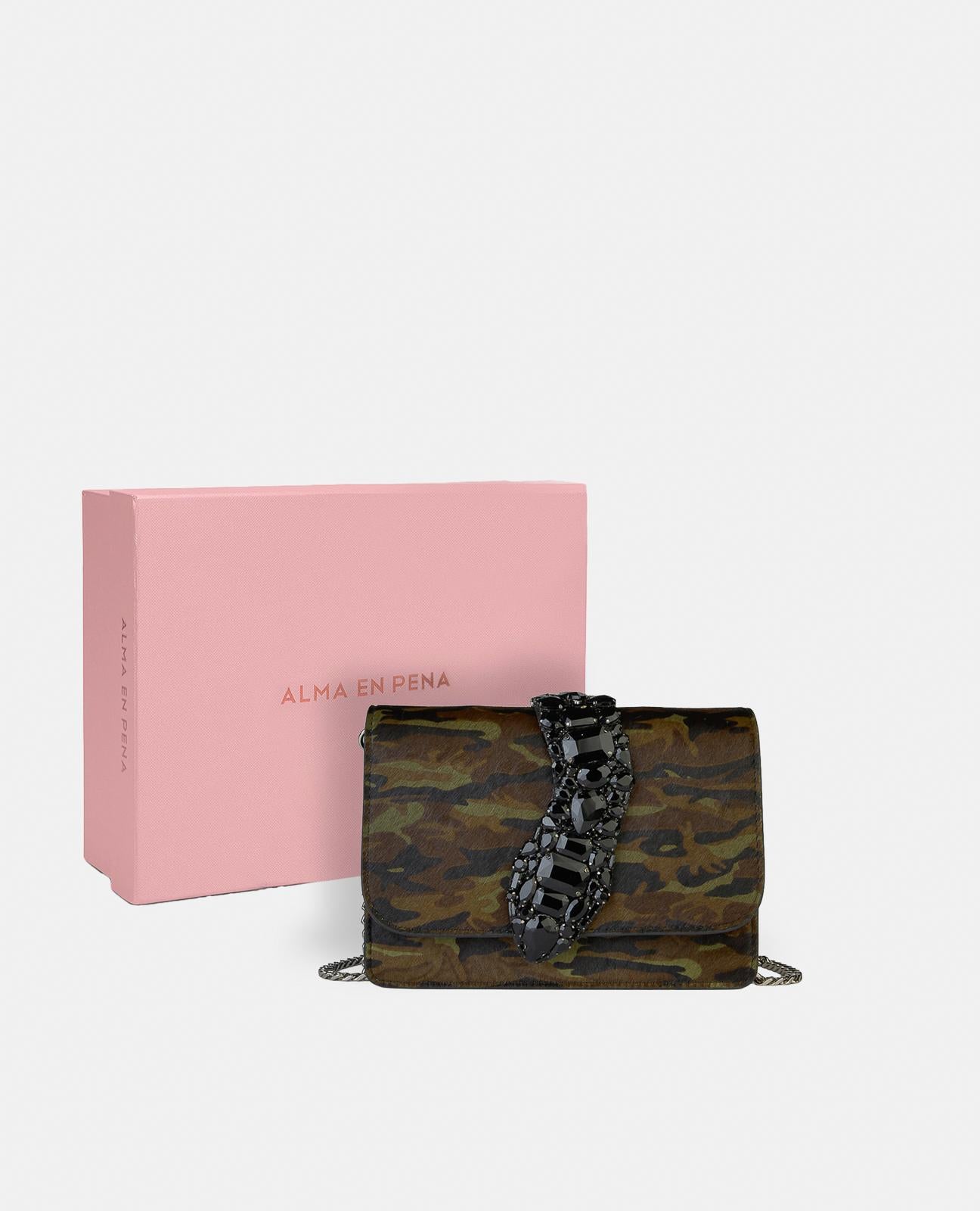 alma-en-pena-snake-flap-shoulder-bag-leder-in-gr-n image 5