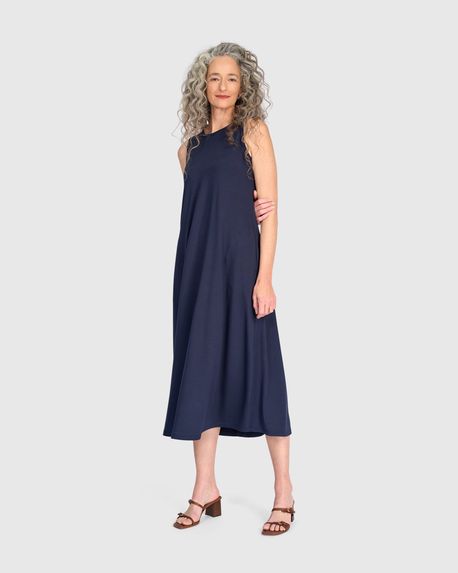 alembika-essential-sleeveless-a-linie-kleid-navy-midi image 7