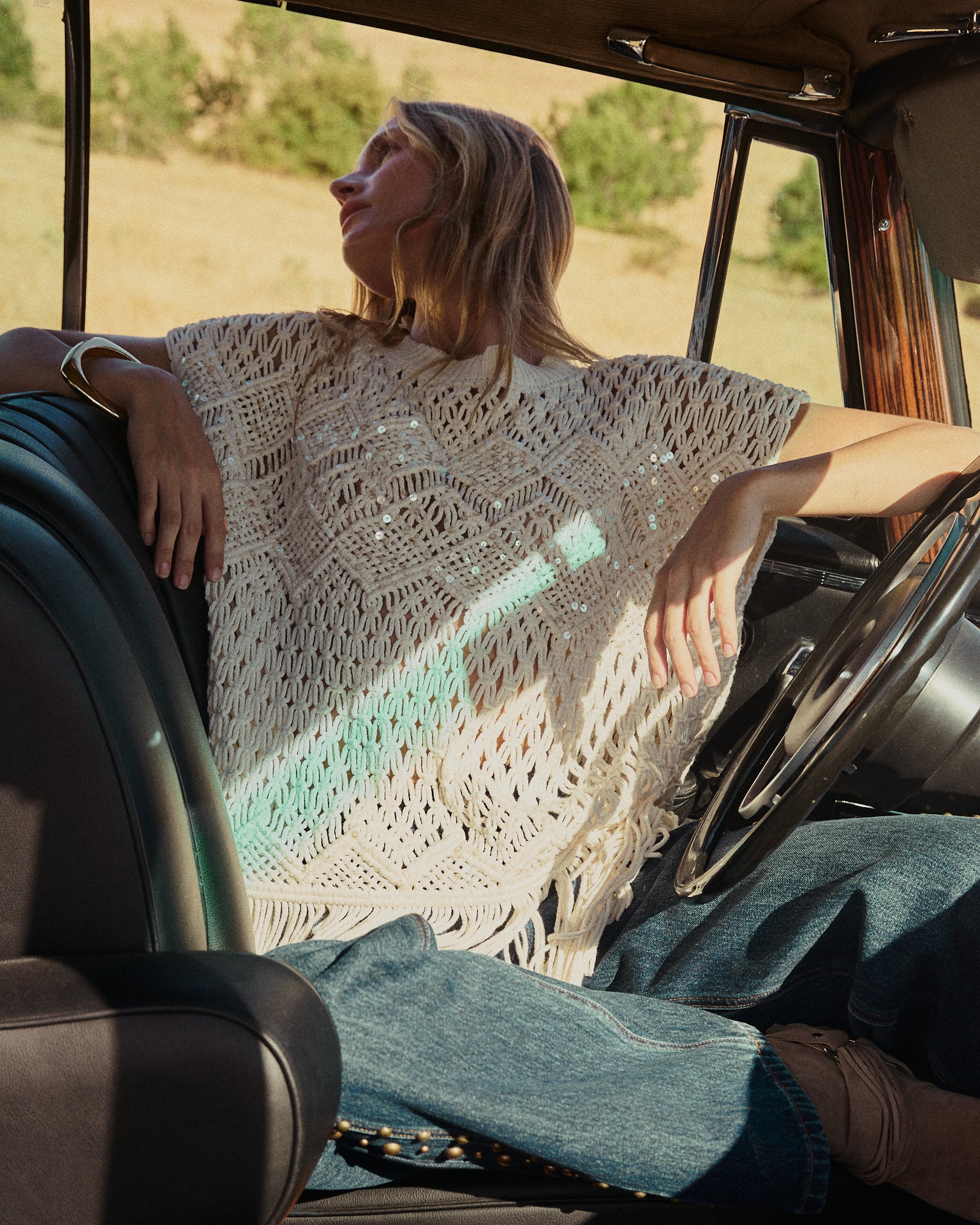 alma-en-pena-openwork-vest-with-fringe-strickweste-wei-pailletten image 2
