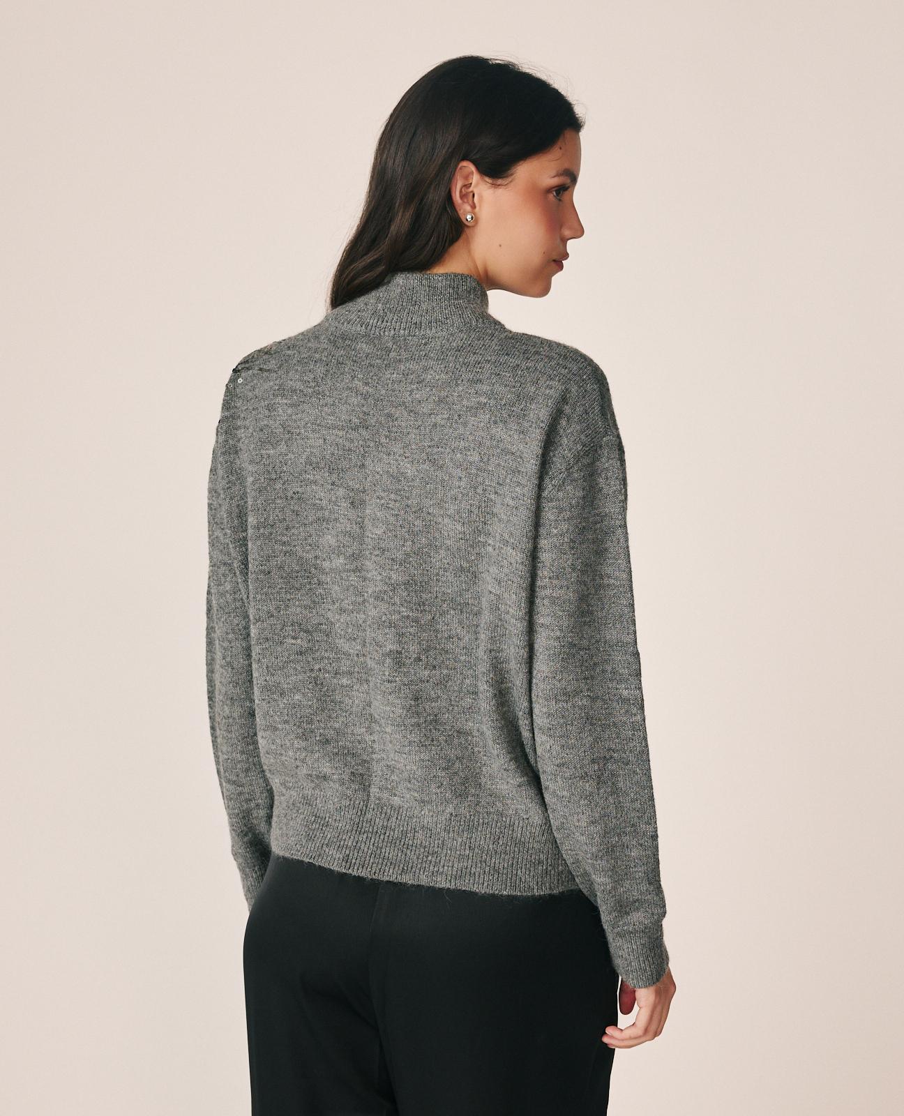 alma-en-pena-rollkragenpullover-grau-mit-pailletten-stickerei image 5
