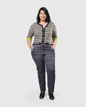 alembika-floral-iconic-stretch-jeans-rust-blau image 7