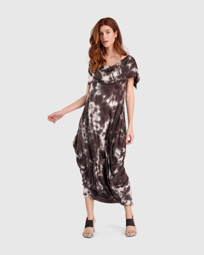 alembika-chai-savoir-maxi-kleid-braun-pink-tie-dye image 1