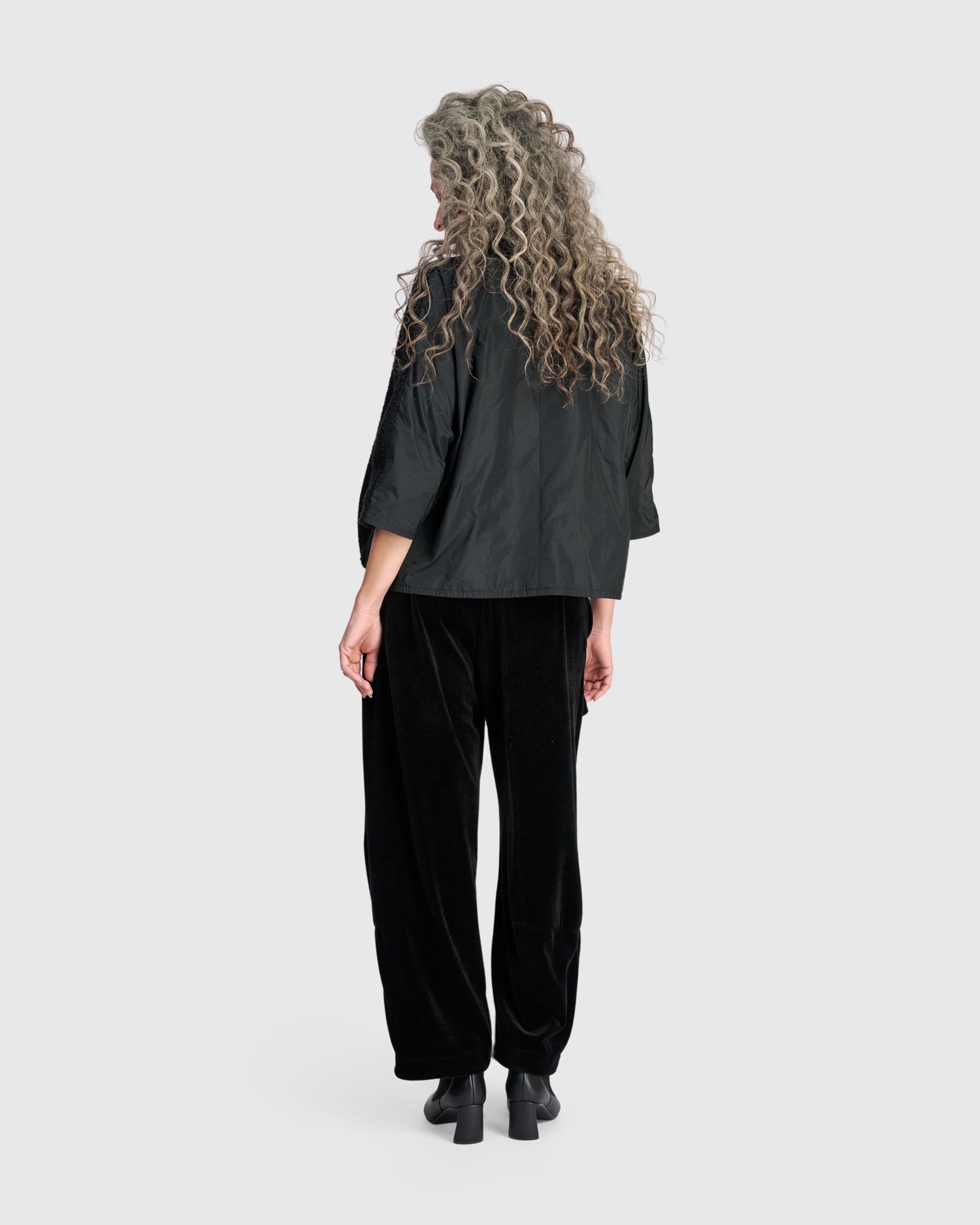 alembika-urban-knit-vav-top-black-oversize-oberteil image 5