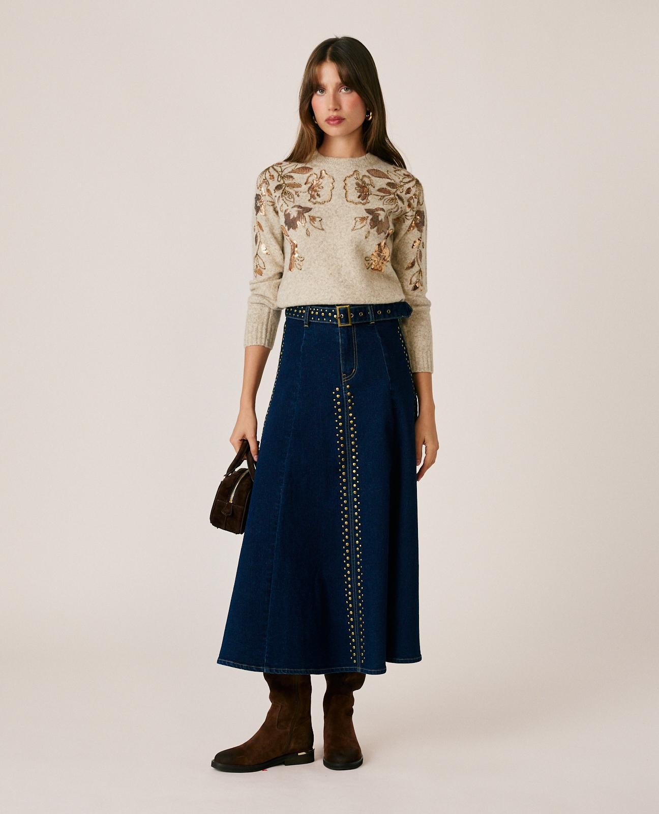 alma-en-pena-strickpullover-mit-blumenstickerei-beige-pailletten image 2