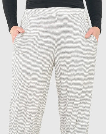 alembika-linea-crinkle-pants-wei-schlupfhose image 3