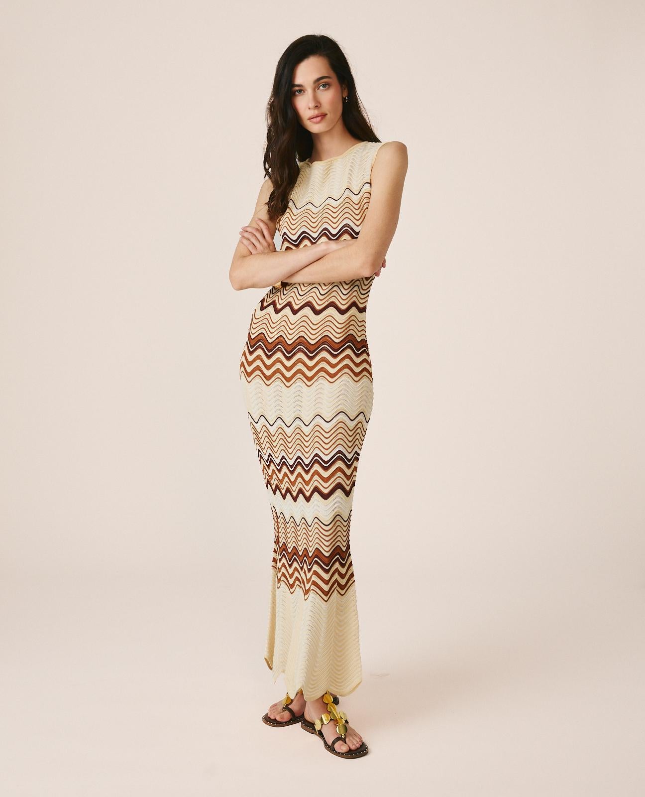 alma-en-pena-rmelloses-strick-maxikleid-caramelo image 1