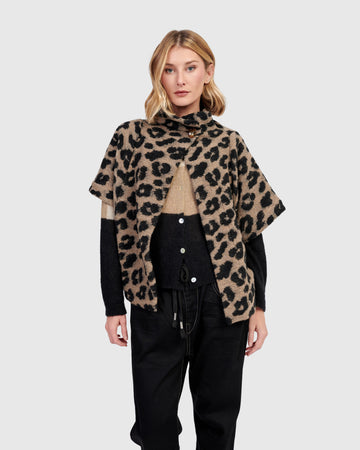alembika-panthera-cozy-cropped-jacke-leopard image 2