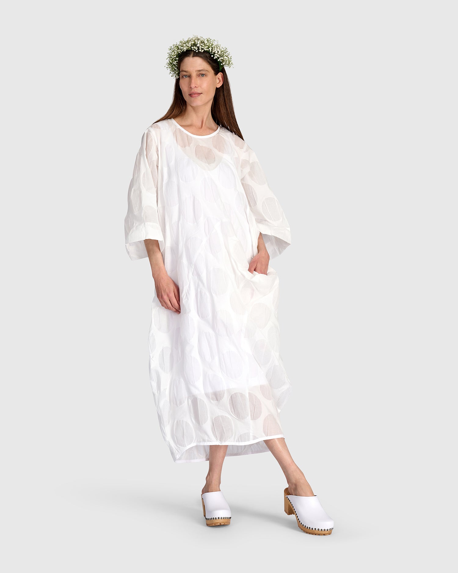 alembika-lucent-oversized-kleid-sheer-white-maxi image 4
