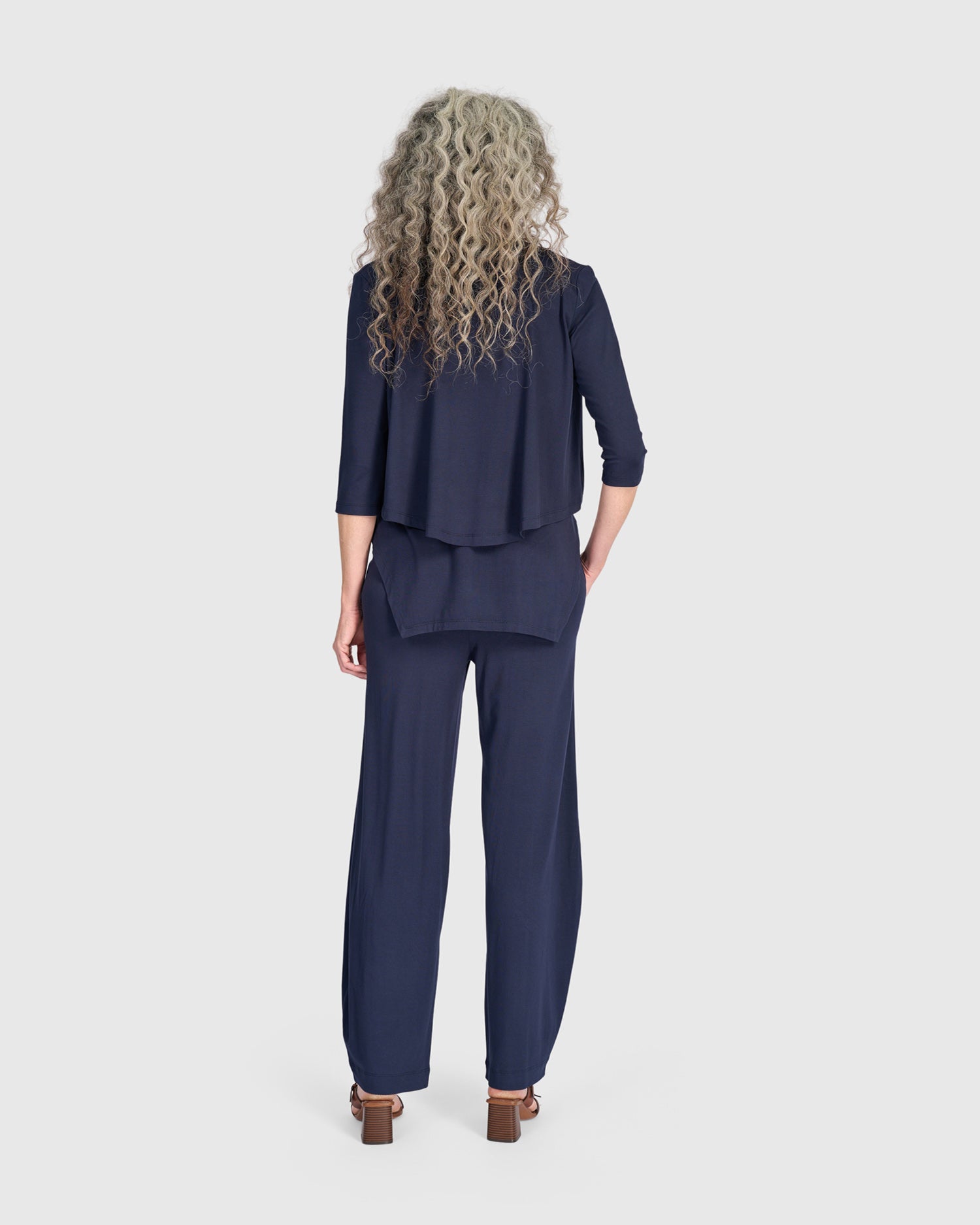 alembika-essential-crop-cardigan-navy-kurz-cardigan image 5