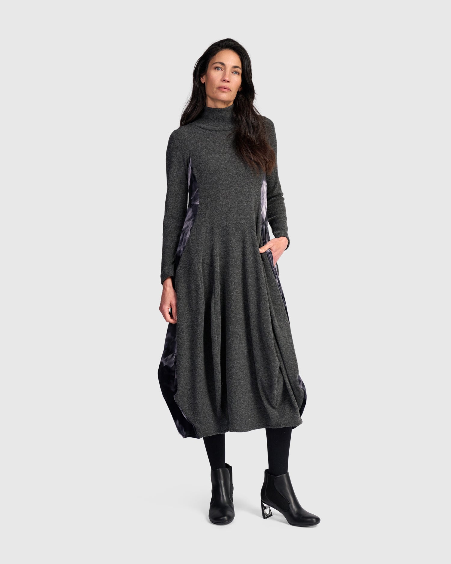 alembika-orris-cocoon-kleid-carbon image 6