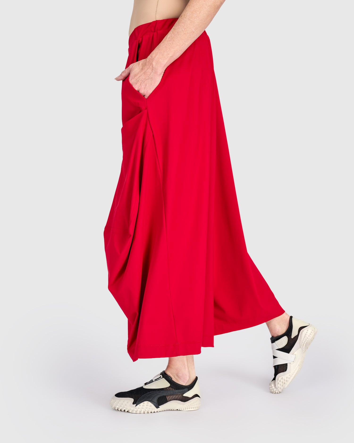 alembika-tekbika-harem-pockets-pants-red image 5