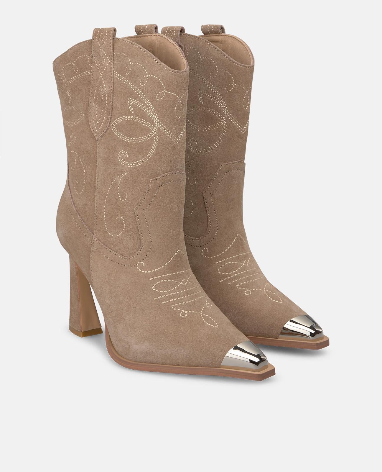 alma-en-pena-stiefelette-vison-mit-stickerei-spitzer-zeh-trichterabsatz-9-5-cm image 2