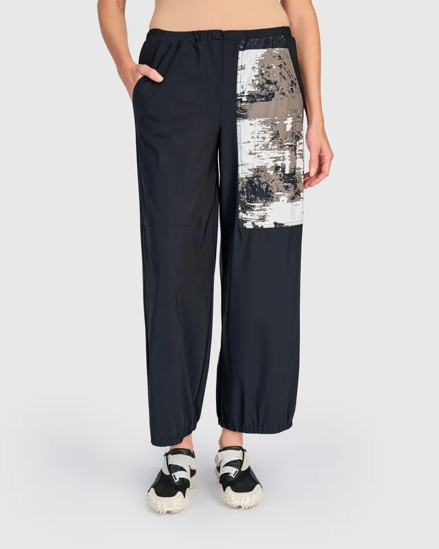alembika-tekbika-axis-lantern-pants-black-graphic image 1