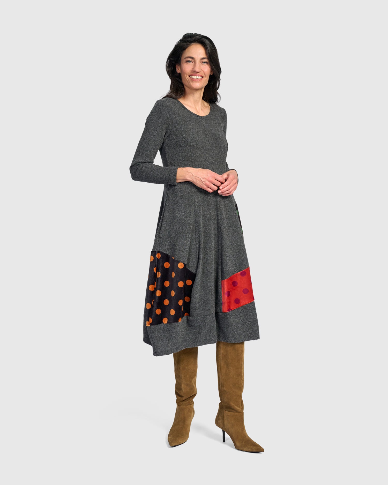 alembika-moxie-cocoon-kleid-carbon-dots image 6