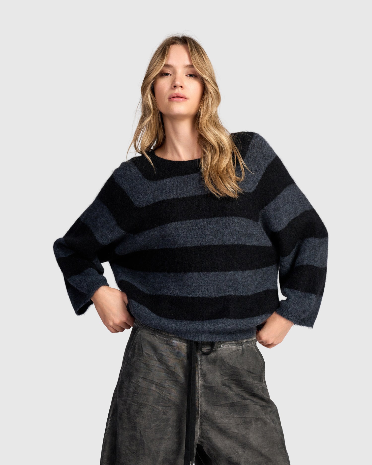 alembika-spry-striped-sweater-schwarz-graphit image 6