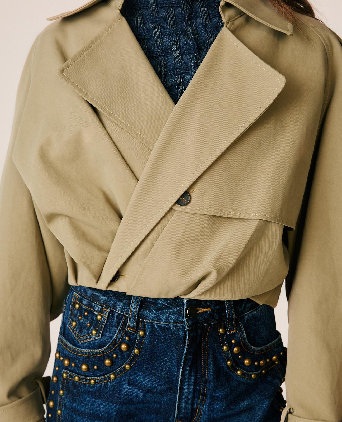 alma-en-pena-short-double-breasted-trenchcoat-beige-aus-baumwolle image 5