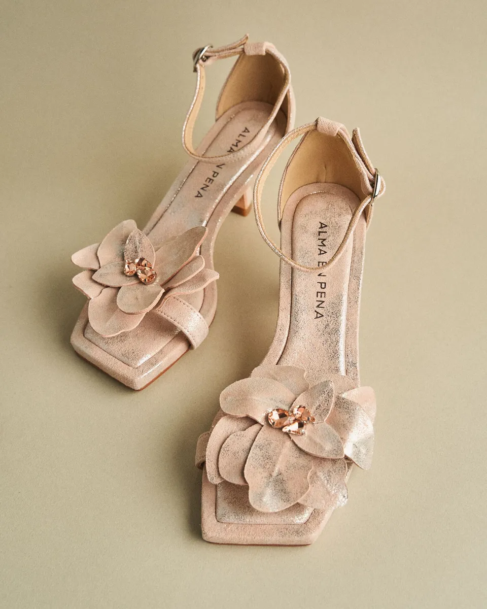 alma-en-pena-sandale-blumen-applikation-rosa-5-5-cm image 1