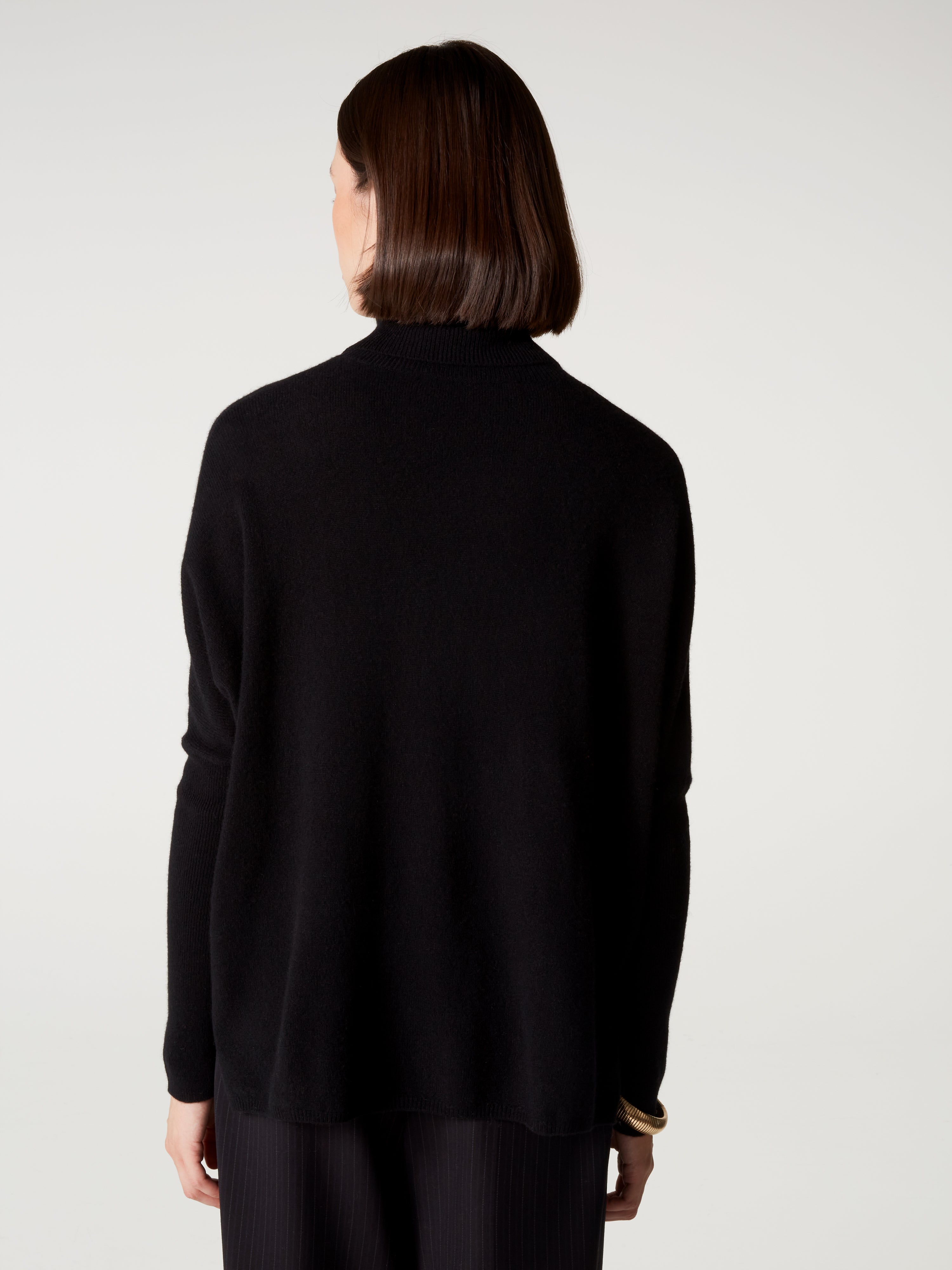 absolut-clara-poncho-pullover-damen-kaschmir-rollkragen-schwarz image 4