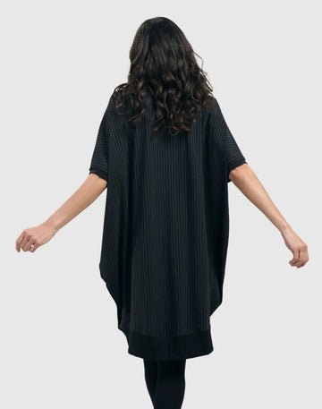 alembika-tekbika-oversized-bliss-kleid-pinstripe image 2