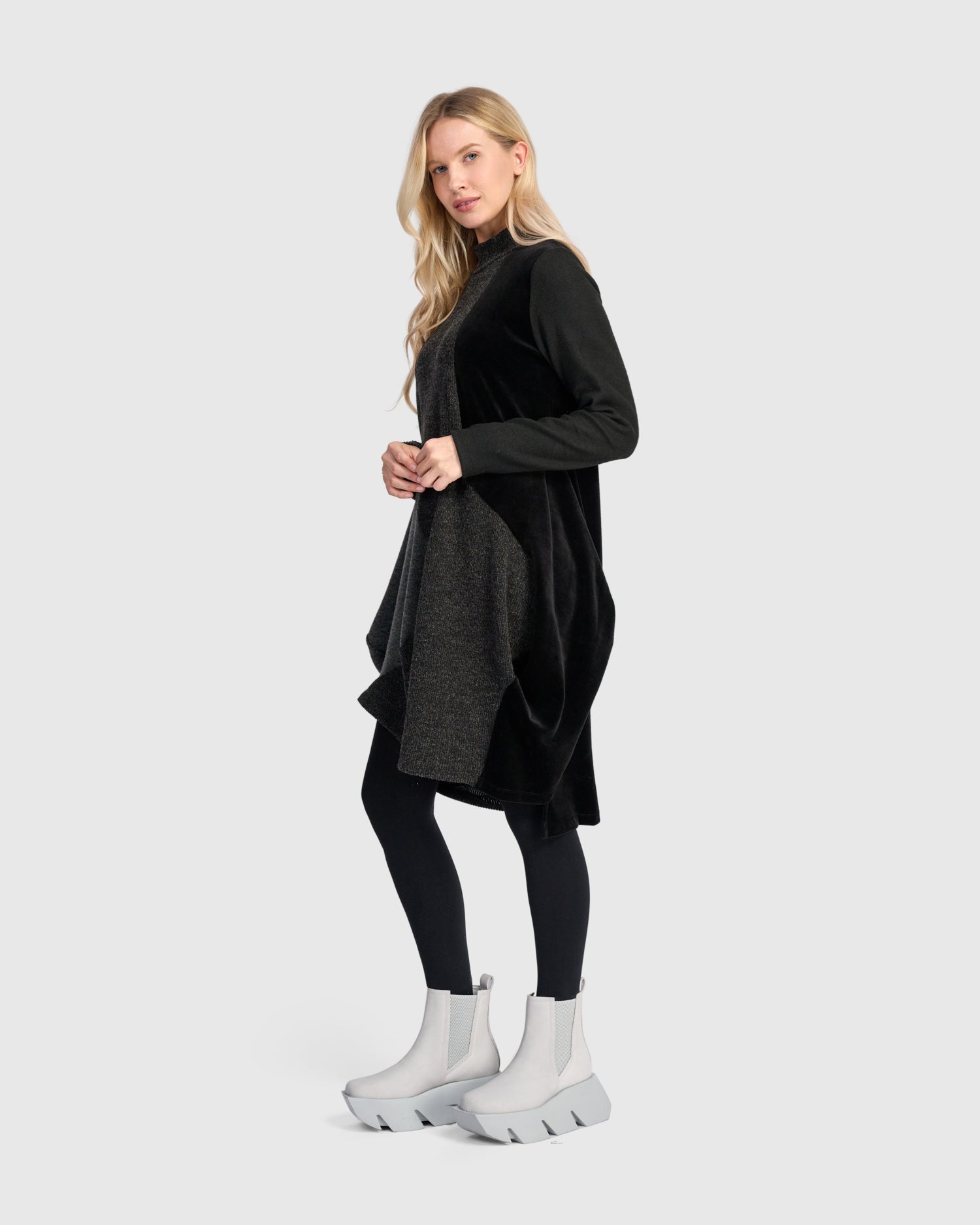 alembika-urban-myr-kleid-carbon-a-linie image 3