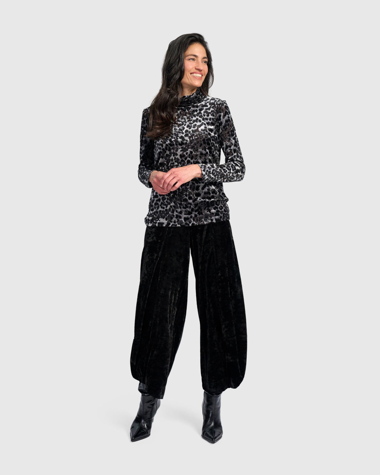alembika-dita-turtleneck-top-at817l-pewter-leopard image 6