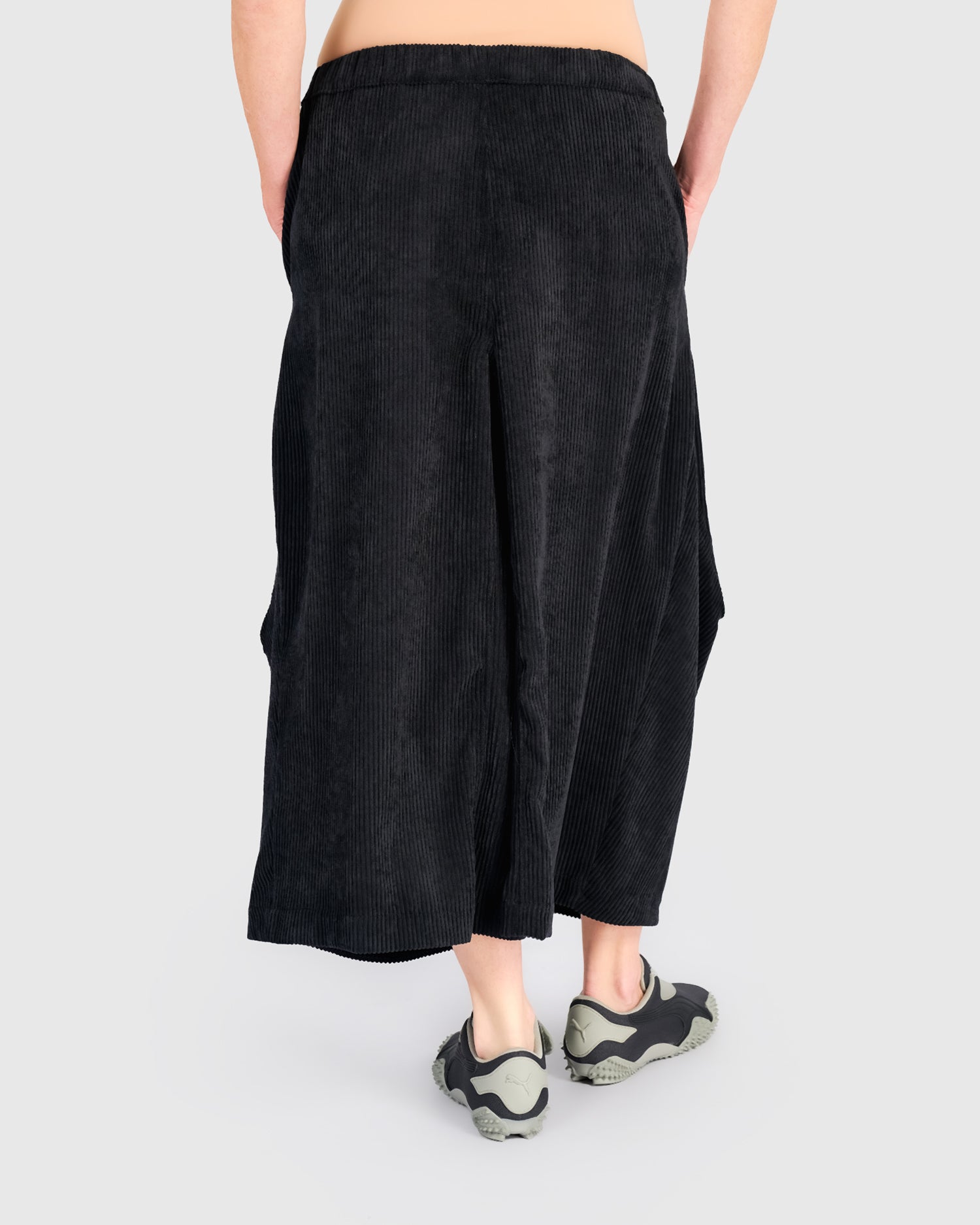 alembika-cord-harem-pockets-hose-schwarz-culotte image 4