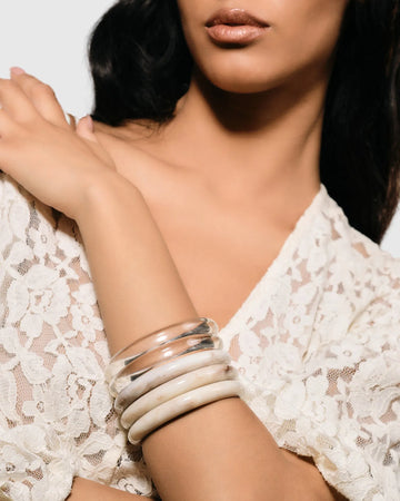 alembika-rounded-bangle-armband-oat-marmorierter-armreif image 7