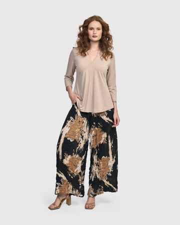 alembika-essential-v-neck-top-champagne-figurumspielendes-basis-shirt image 3