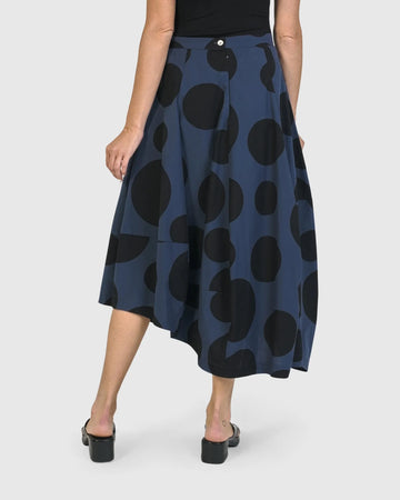alembika-urban-astrid-balloon-skirt-navy-midi-rock image 4